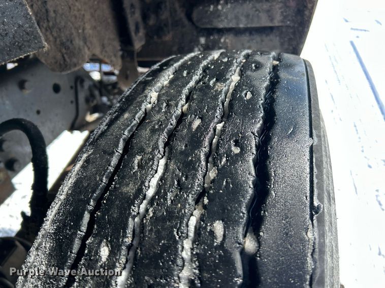 image for item EK2675 1997 Ford LN9000 dump truck