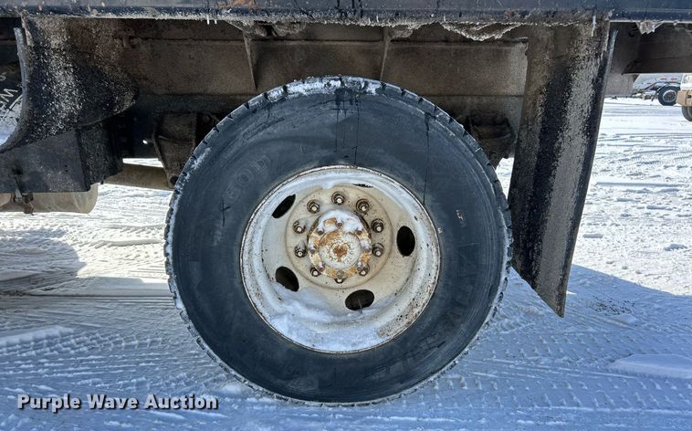 image for item EK2675 1997 Ford LN9000 dump truck