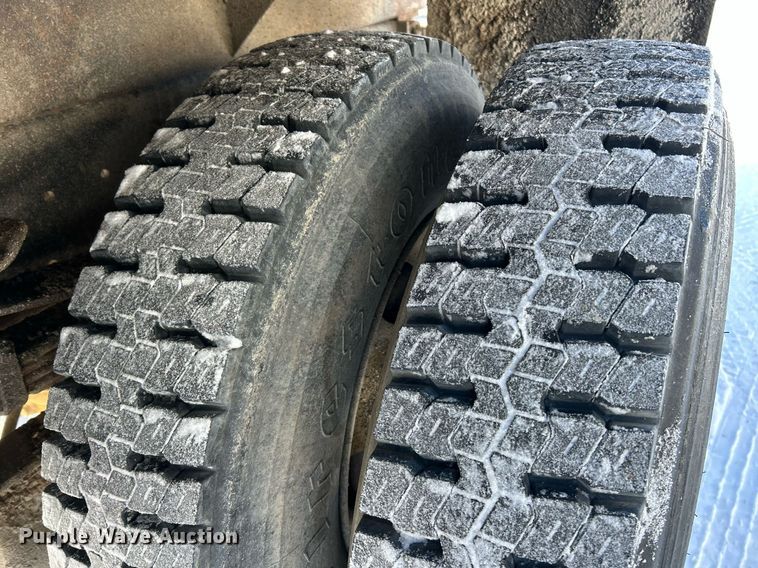 image for item EK2675 1997 Ford LN9000 dump truck