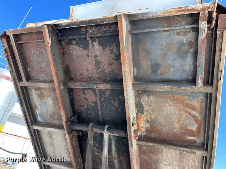 image for item EK2678 2006 GMC C4500 dump truck