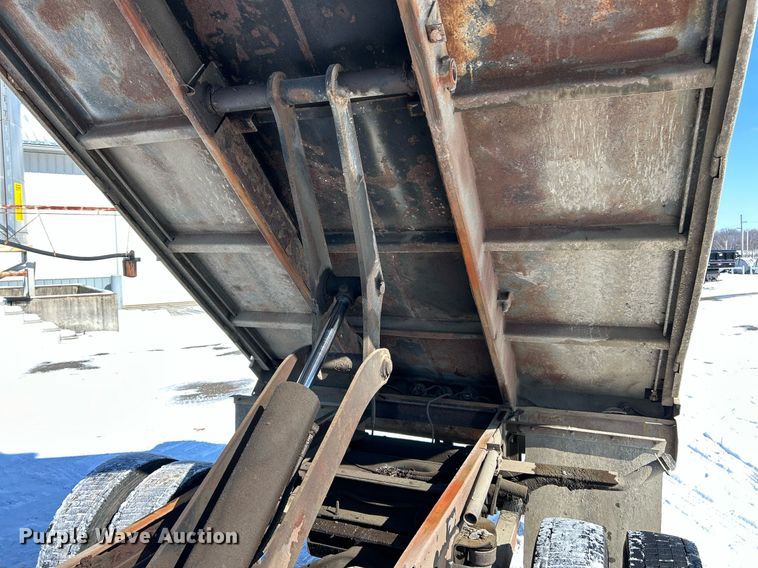 image for item EK2678 2006 GMC C4500 dump truck