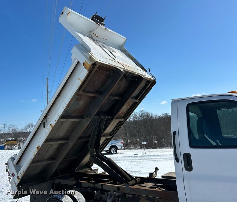 image for item EK2678 2006 GMC C4500 dump truck