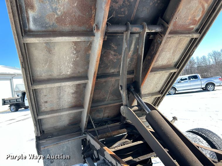 image for item EK2678 2006 GMC C4500 dump truck