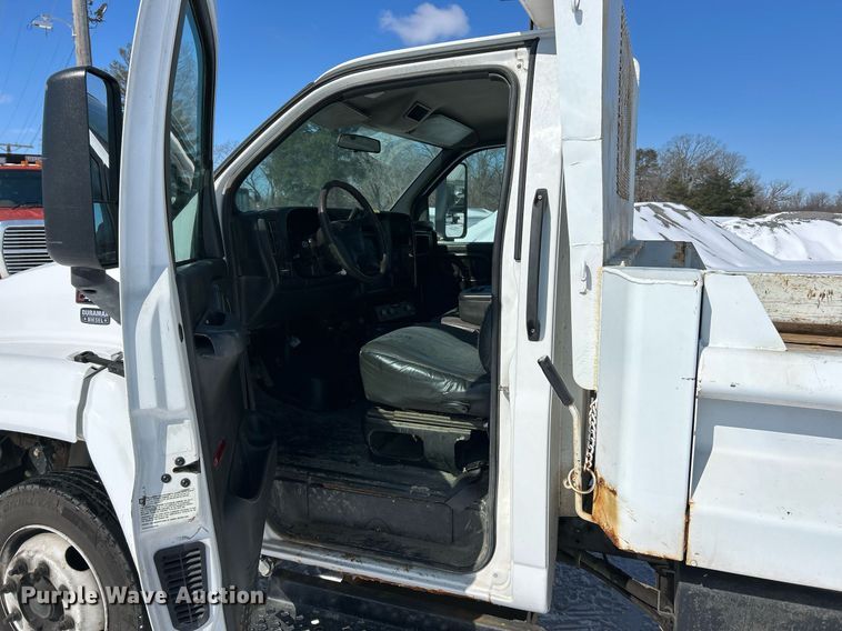 image for item EK2678 2006 GMC C4500 dump truck