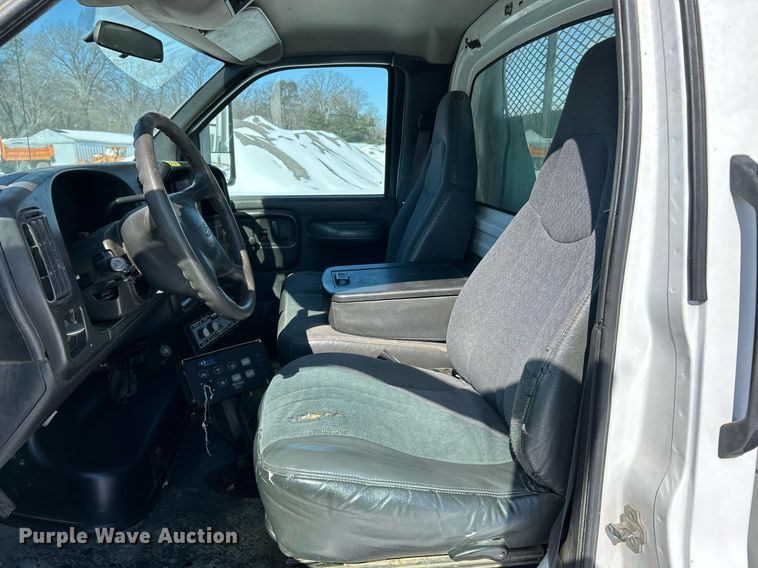 image for item EK2678 2006 GMC C4500 dump truck