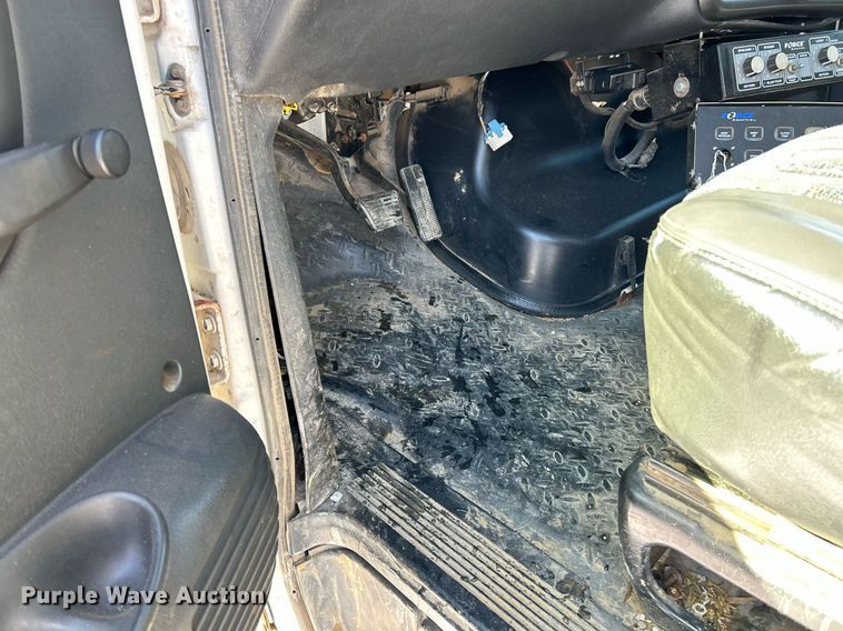 image for item EK2678 2006 GMC C4500 dump truck