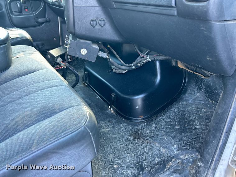 image for item EK2678 2006 GMC C4500 dump truck