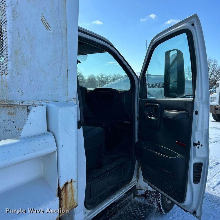 image for item EK2678 2006 GMC C4500 dump truck