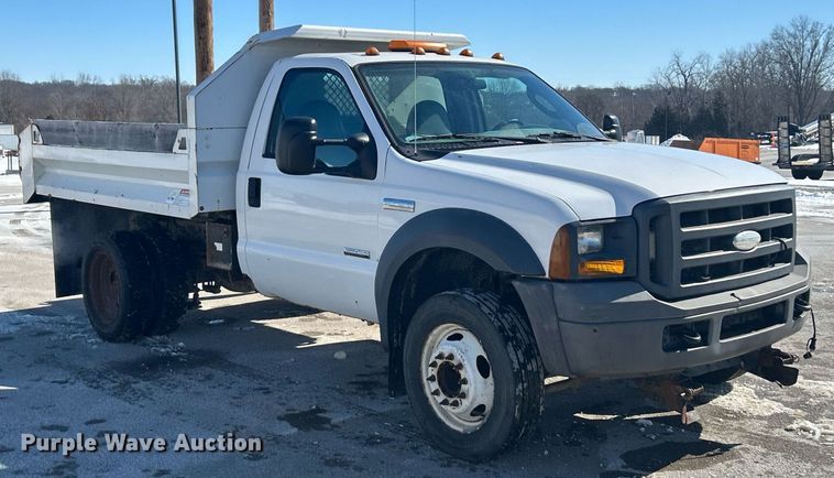 image for item EK2681 2005 Ford F450 Super Duty XL  dump truck