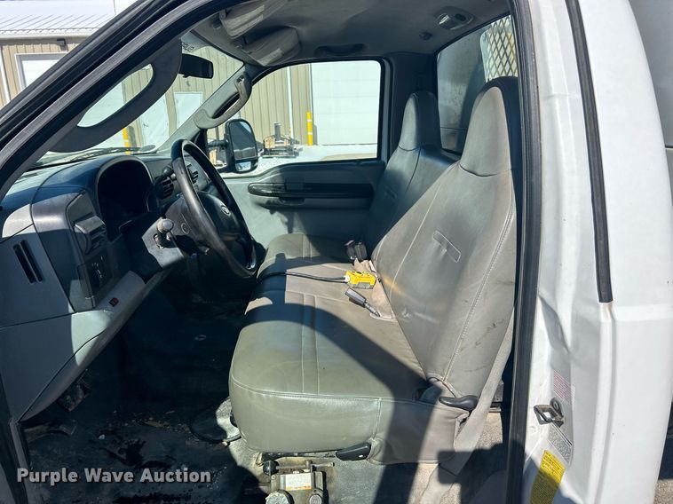 image for item EK2681 2005 Ford F450 Super Duty XL  dump truck