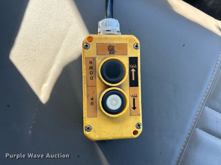 image for item EK2681 2005 Ford F450 Super Duty XL  dump truck