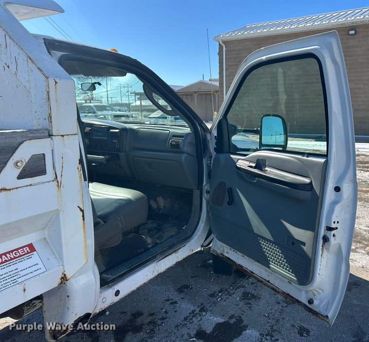 image for item EK2681 2005 Ford F450 Super Duty XL  dump truck