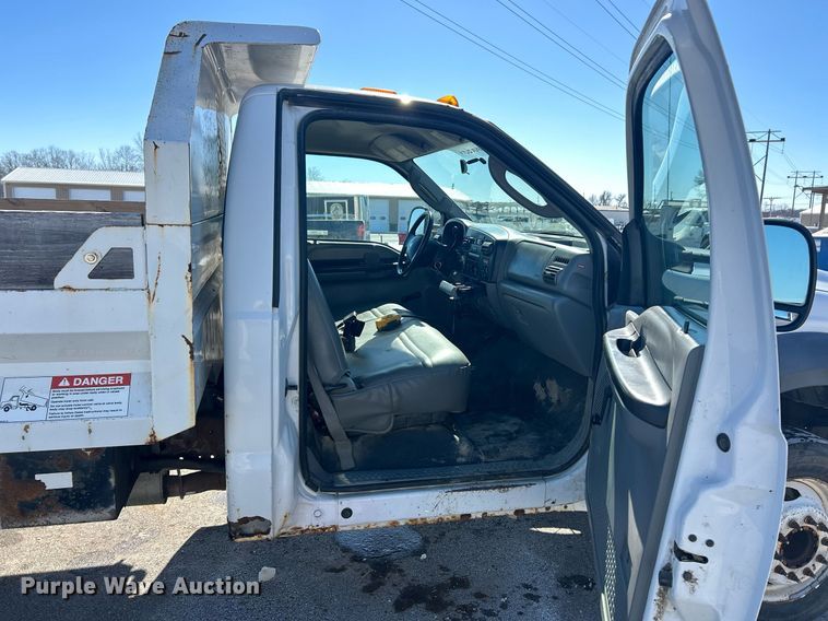 image for item EK2681 2005 Ford F450 Super Duty XL  dump truck