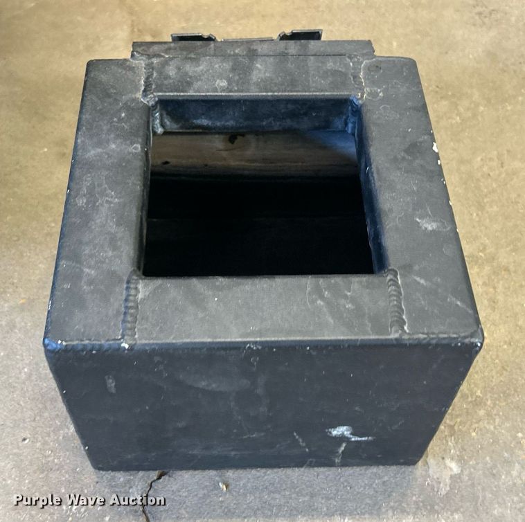 image for item EK2683 American Aluminum K9 unit kennel