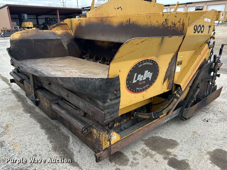 image for item EN5109 1990 LeeBoy L900ST paver