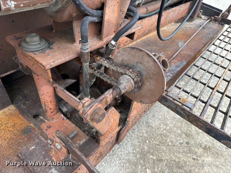 image for item EN5109 1990 LeeBoy L900ST paver