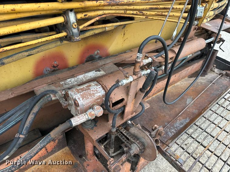 image for item EN5109 1990 LeeBoy L900ST paver