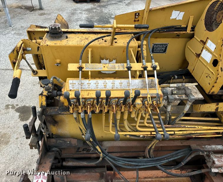 image for item EN5109 1990 LeeBoy L900ST paver