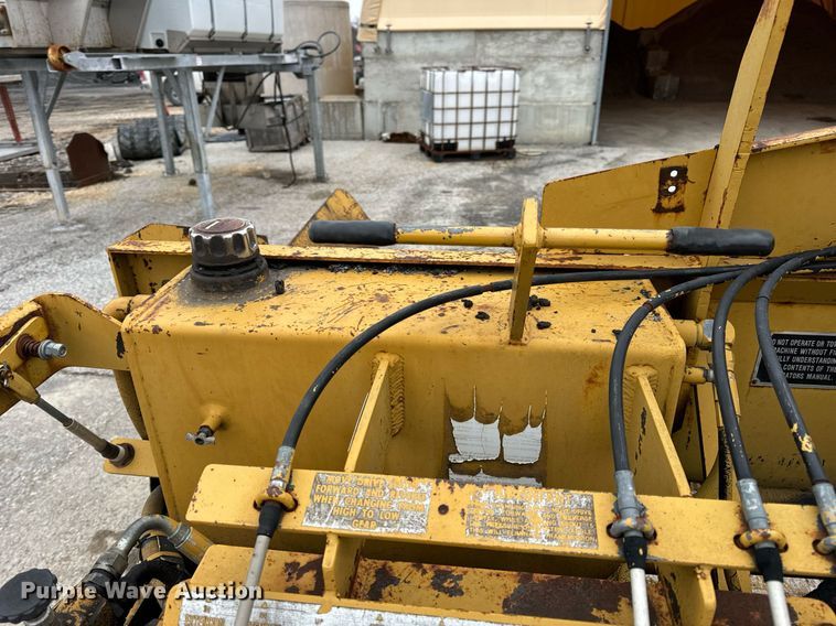 image for item EN5109 1990 LeeBoy L900ST paver