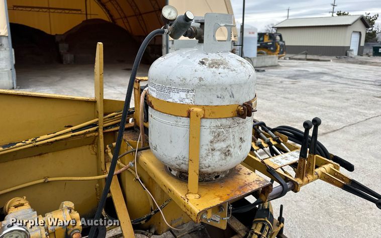 image for item EN5109 1990 LeeBoy L900ST paver