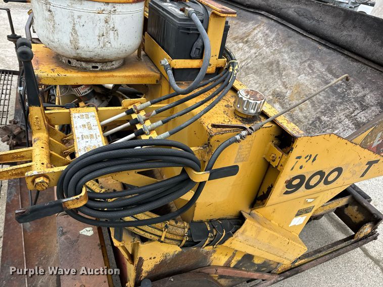 image for item EN5109 1990 LeeBoy L900ST paver