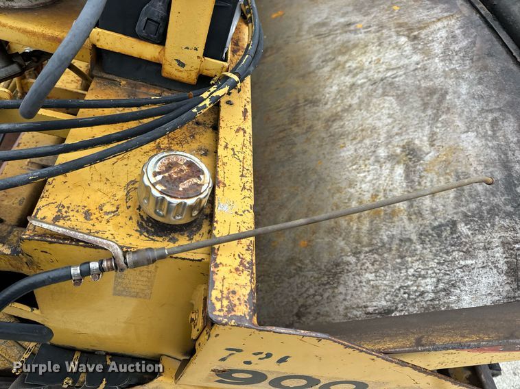 image for item EN5109 1990 LeeBoy L900ST paver