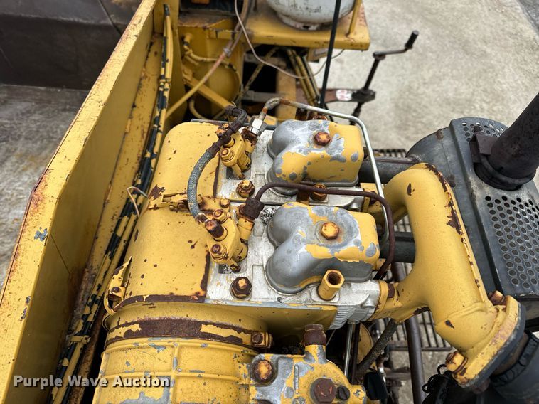 image for item EN5109 1990 LeeBoy L900ST paver