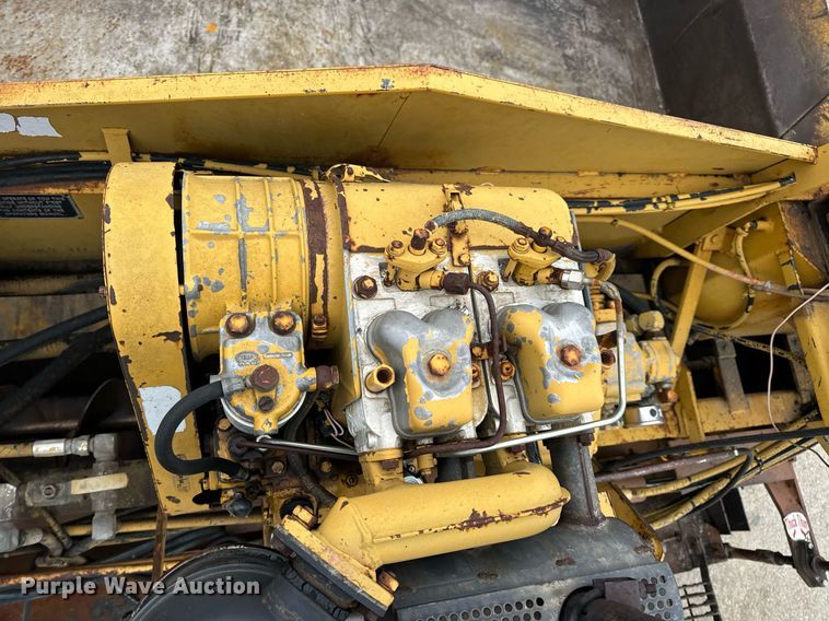 image for item EN5109 1990 LeeBoy L900ST paver