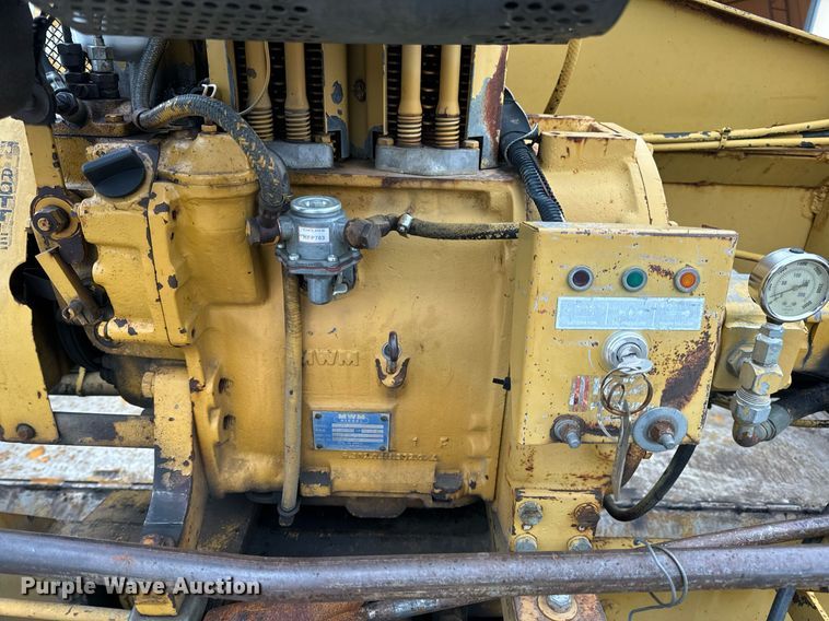 image for item EN5109 1990 LeeBoy L900ST paver