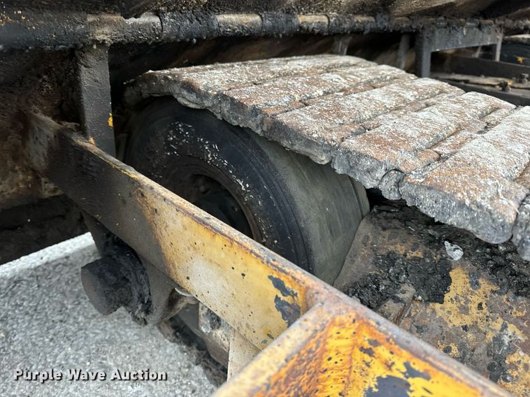 image for item EN5109 1990 LeeBoy L900ST paver