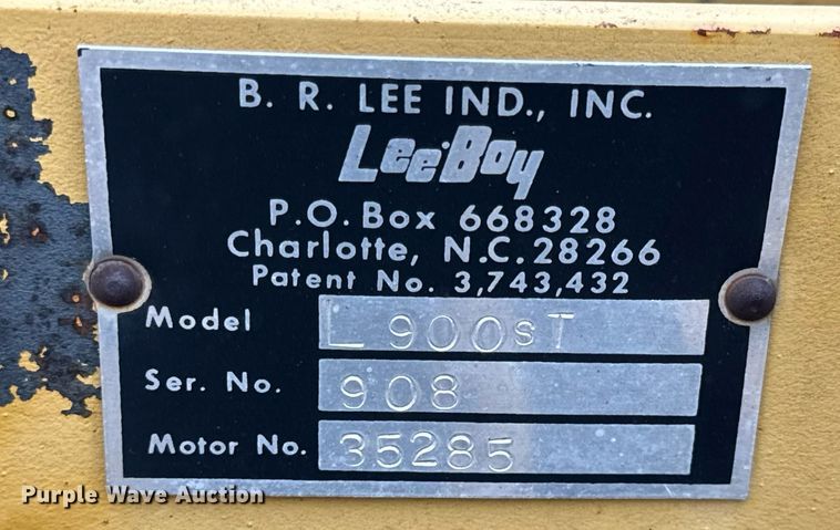 image for item EN5109 1990 LeeBoy L900ST paver