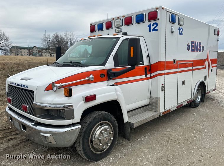image for item EN5133 2008 GMC C4500 ambulance
