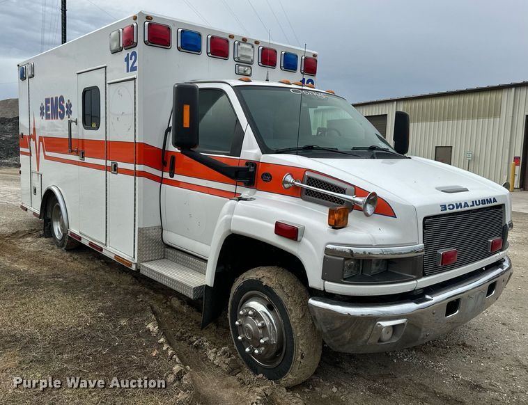 image for item EN5133 2008 GMC C4500 ambulance