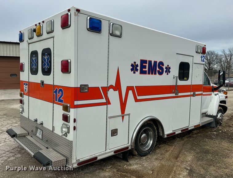 image for item EN5133 2008 GMC C4500 ambulance