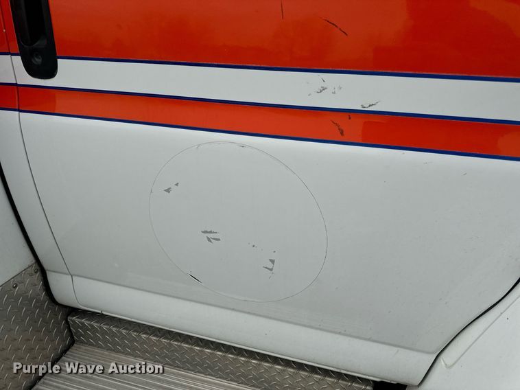image for item EN5133 2008 GMC C4500 ambulance