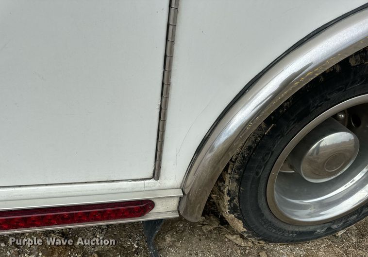 image for item EN5133 2008 GMC C4500 ambulance