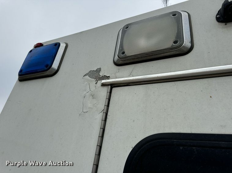 image for item EN5133 2008 GMC C4500 ambulance