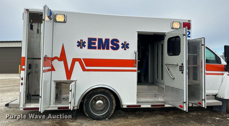 image for item EN5133 2008 GMC C4500 ambulance