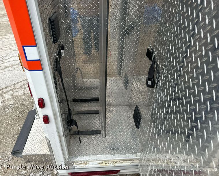 image for item EN5133 2008 GMC C4500 ambulance