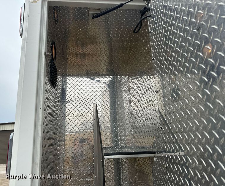 image for item EN5133 2008 GMC C4500 ambulance