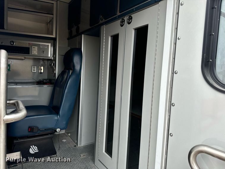 image for item EN5133 2008 GMC C4500 ambulance