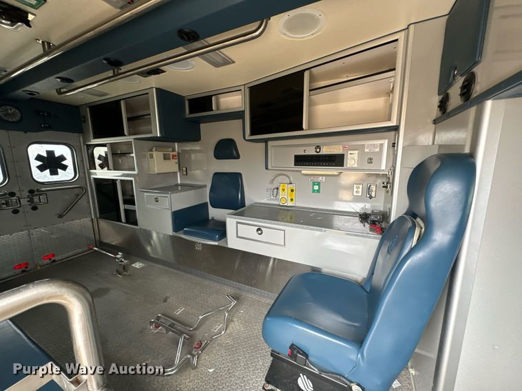 image for item EN5133 2008 GMC C4500 ambulance