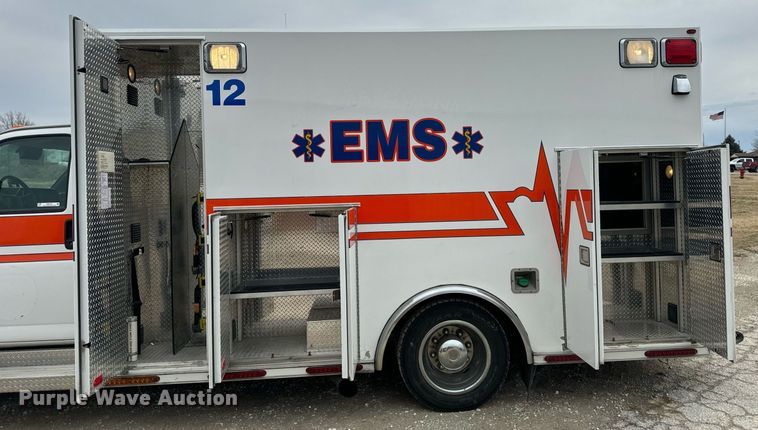 image for item EN5133 2008 GMC C4500 ambulance