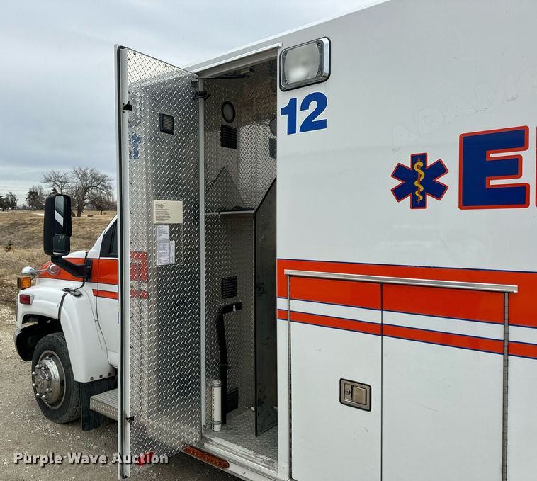 image for item EN5133 2008 GMC C4500 ambulance