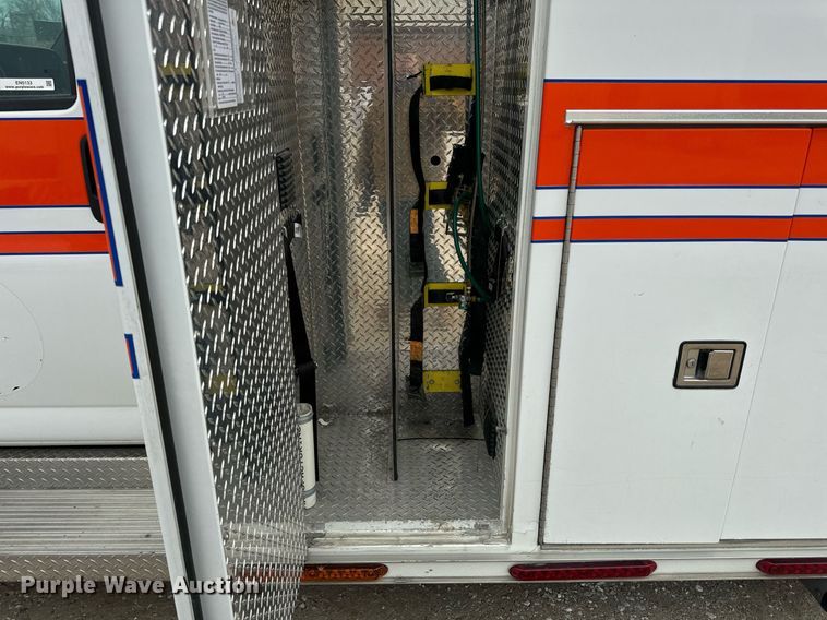 image for item EN5133 2008 GMC C4500 ambulance