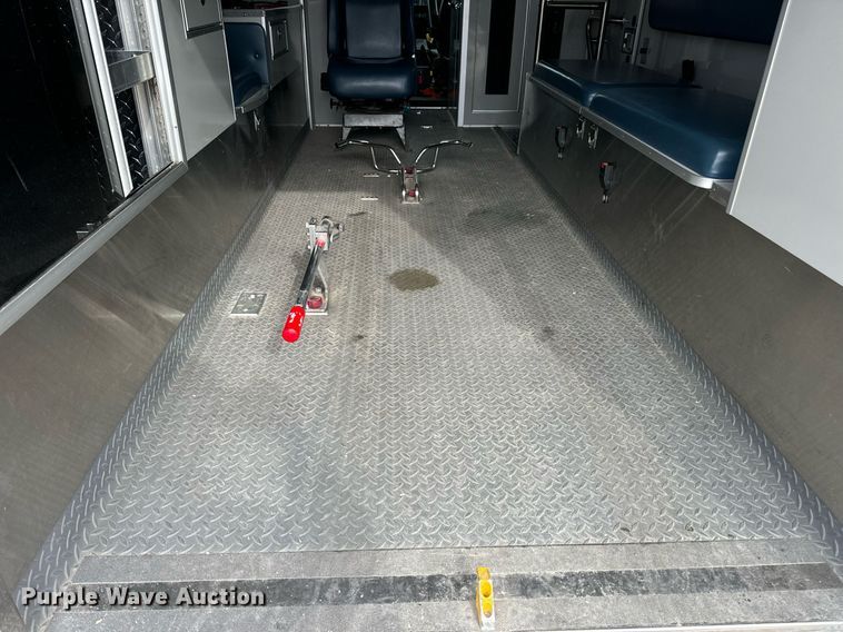 image for item EN5133 2008 GMC C4500 ambulance