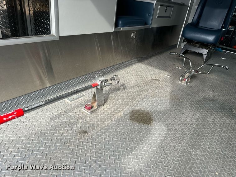 image for item EN5133 2008 GMC C4500 ambulance