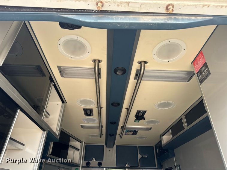 image for item EN5133 2008 GMC C4500 ambulance