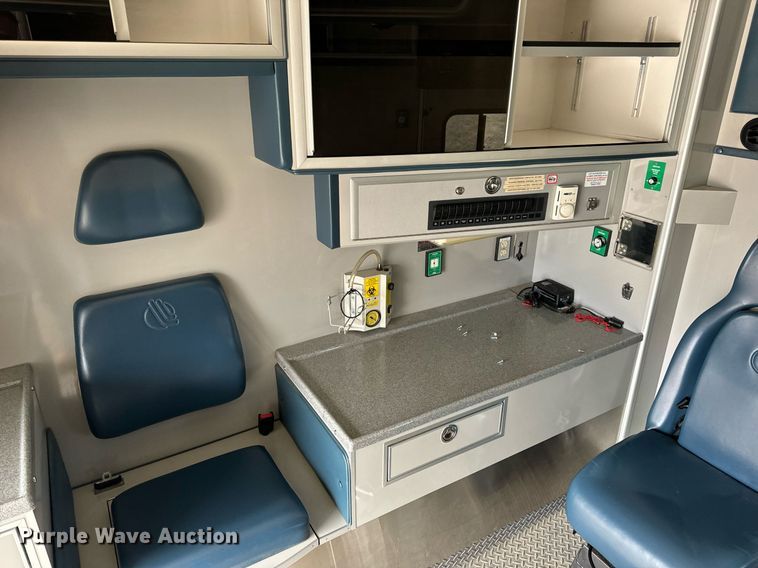 image for item EN5133 2008 GMC C4500 ambulance