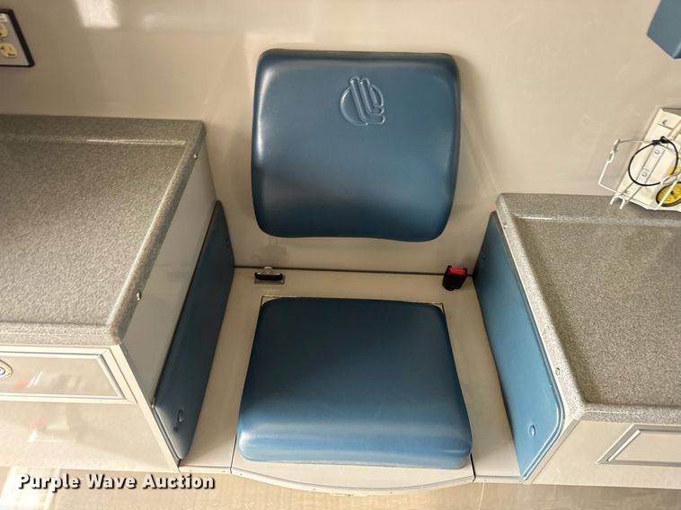 image for item EN5133 2008 GMC C4500 ambulance